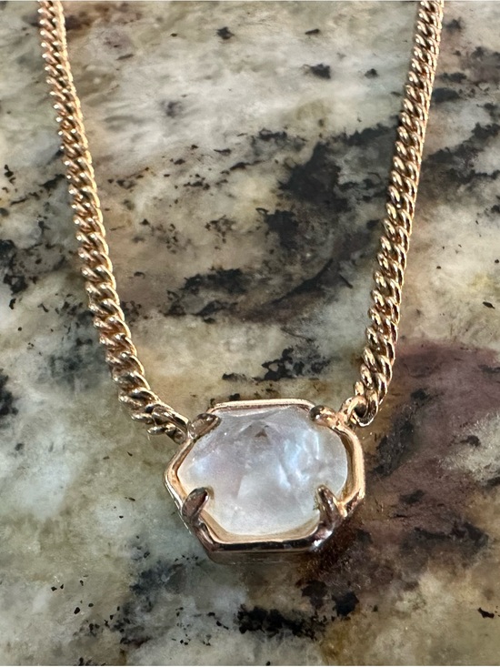 Kendra Scott Jewelry - Kendra Scott Pendant Gold Hexagon Pendant Necklace